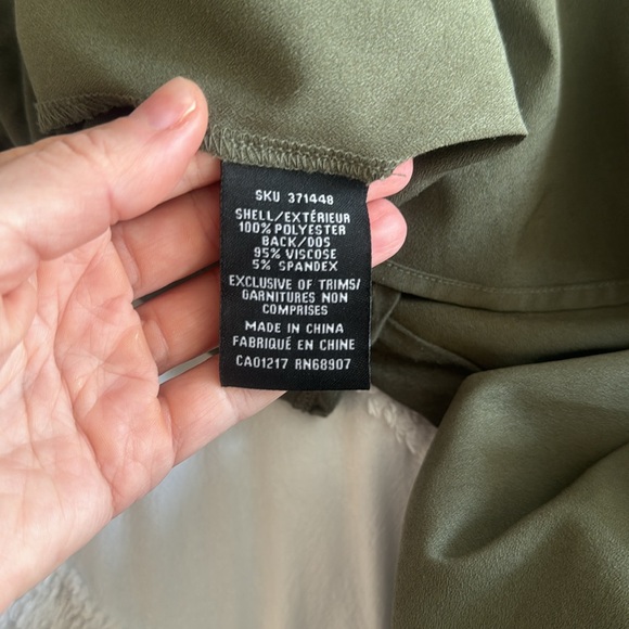 Le Chateau blouse. Size XS - Picture 6 of 6